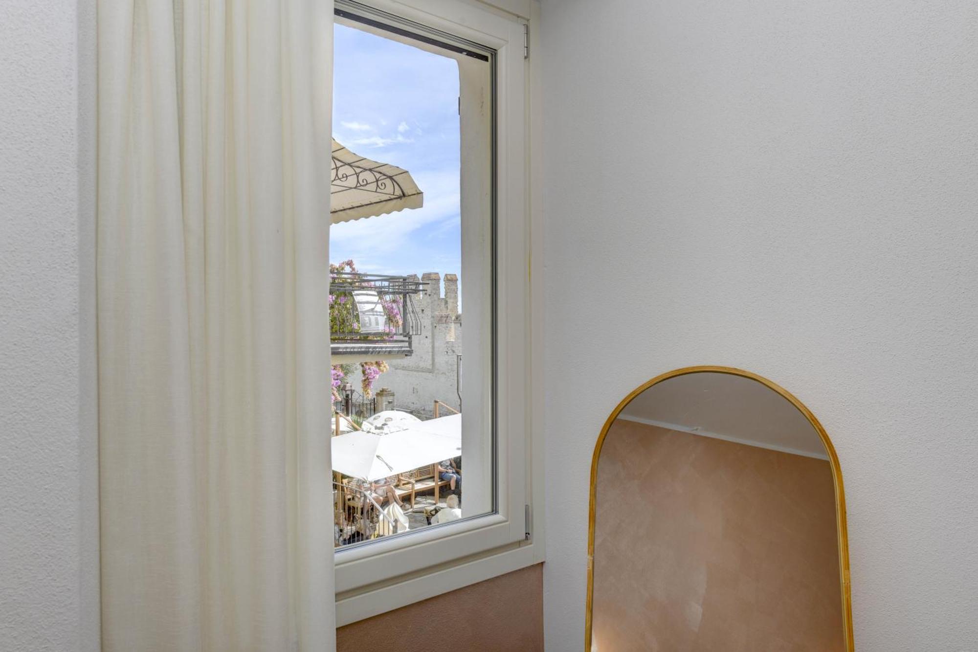 Locanda Carolina Callas Sirmione Exteriör bild
